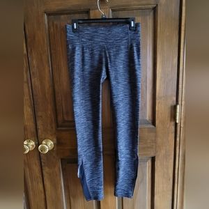 Gap Fit Sz S Gray And Black W 28 R 8 L 28